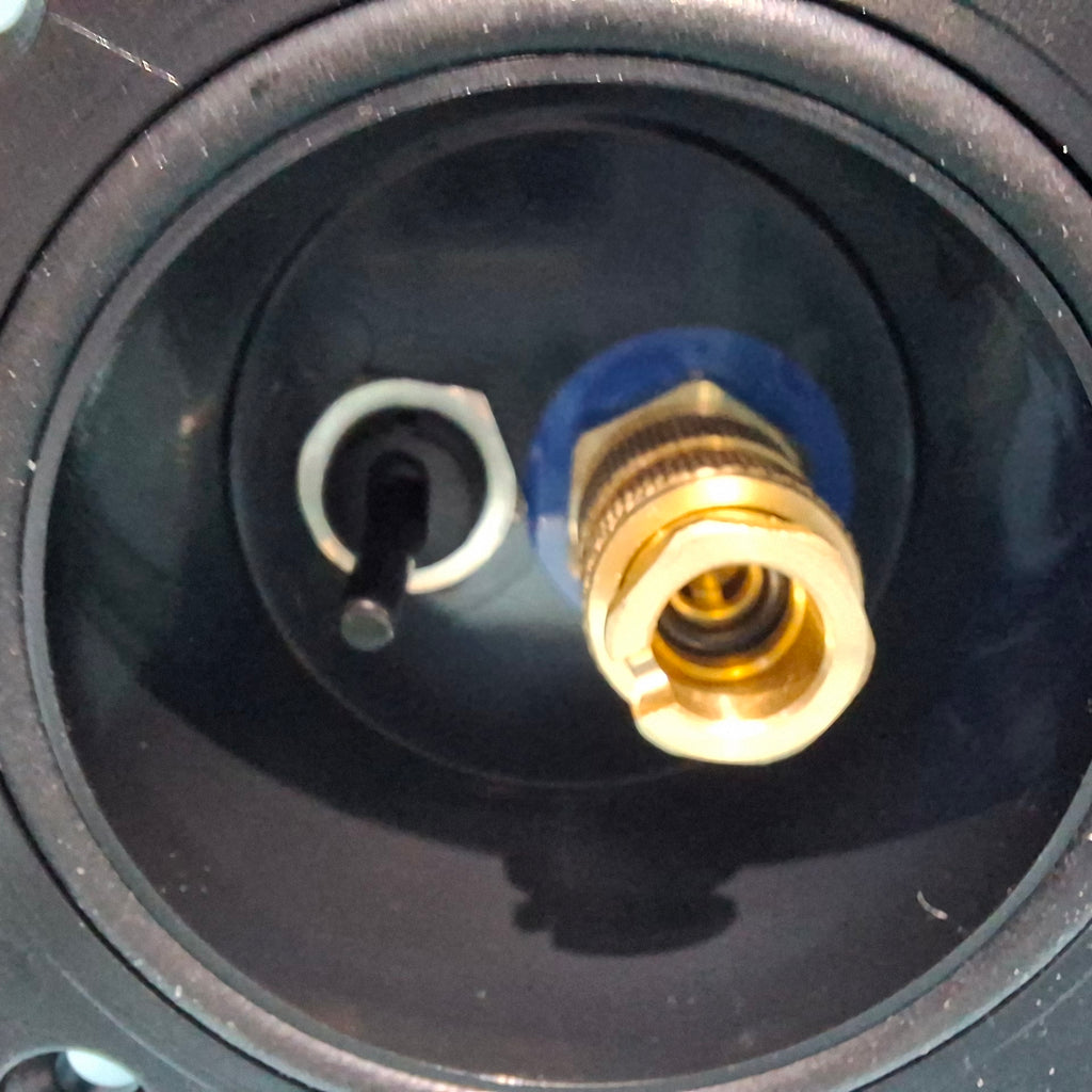 Tomada de duche exterior encastrável com tampa RK Reich - Cor: Preto